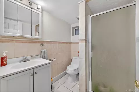 Bath - 16 Maple Pl, Ossining, NY 10562 photo 5 of 5