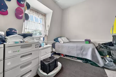 Bedroom - 16 Maple Pl, Ossining, NY 10562 photo 8 of 11