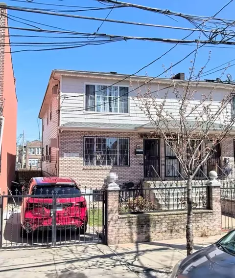 309 Berriman St, Brooklyn, NY 11208