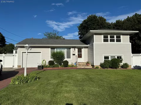 10 Otsego Pl, Commack, NY 11725