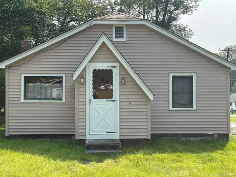 13 E Pierce Ave, Bethel, NY 12720