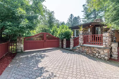 Undisclosed, Swan Lake, NY 12783
