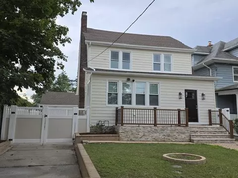 55 Southside Ave, Freeport, NY 11520