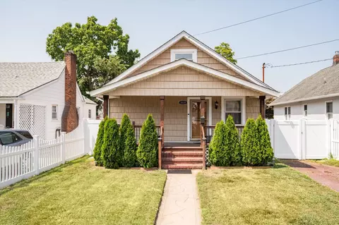 1039 Steele Blvd, Baldwin, NY 11510