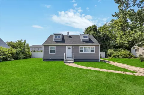 718 Taylor Ave, Brookhaven, NY 11772