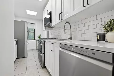 68 E Hartsdale Ave #1K, Greenburgh, NY 10530