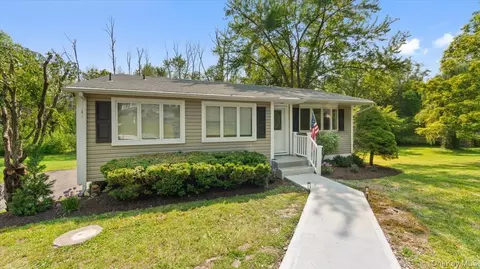 3468 Ichabod Ct, Yorktown, NY 10598