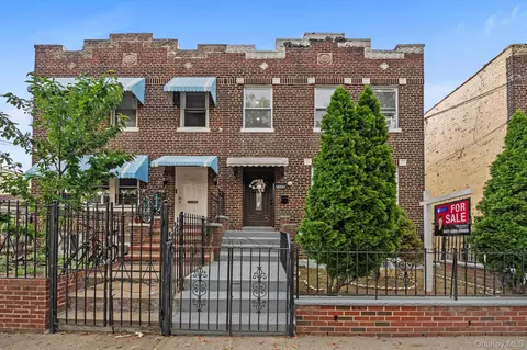 31-15 101st St, New York, NY 11369