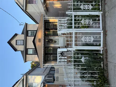 9051 201st St, New York, NY 11423
