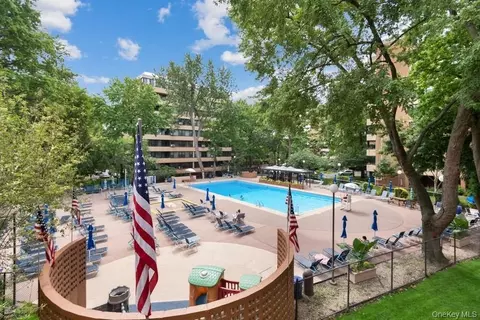 Exterior - 162-40 9th Ave #8B, New York, NY 11357 photo 3 of 6