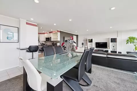 Dining - 162-40 9th Ave #8B, New York, NY 11357 photo 1 of 4