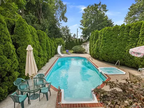 21 Danner Ave, Harrison, NY 10528