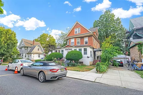 85-34 121st St, New York, NY 11415