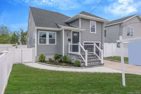 47 E Jackson Ave, Babylon, NY 11702