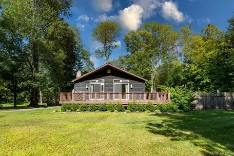 62 Alary Rd, Beekman, NY 12540