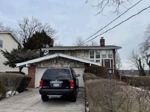 30 Ridgeview Ave, Yonkers, NY 10710