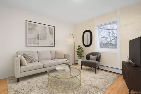 4518 Richardson Ave, New York, NY 10470
