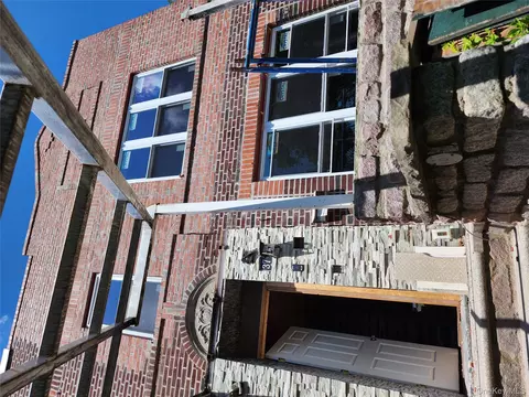 3718 59th St, New York, NY 11377