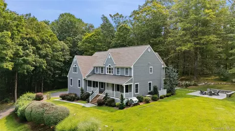 9 Ashwood Rd, Lewisboro, NY 10590