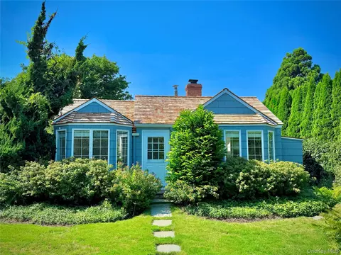 92 Ocean Ave #3, East Hampton, NY 11937