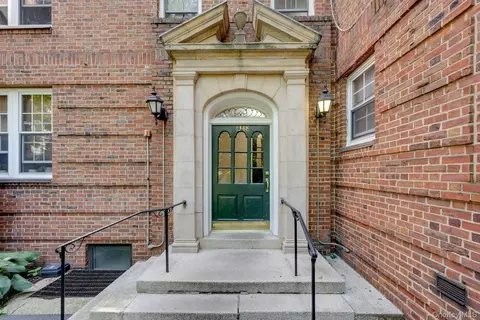 1348 Midland Ave #5K, Yonkers, NY 10708