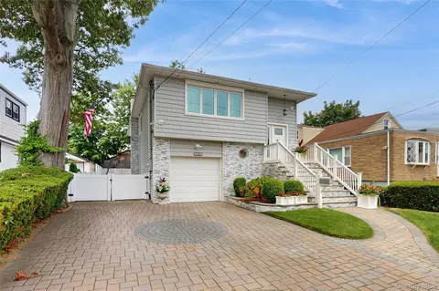 110 Roeckel Ave, Valley Stream, NY 11580