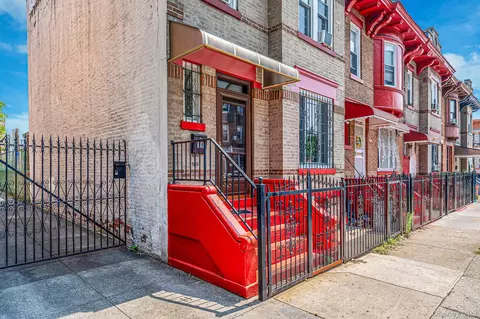 75 Highland Pl, Brooklyn, NY 11208