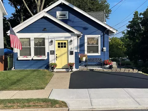25 Lafayette Ave, Middletown, NY 10940