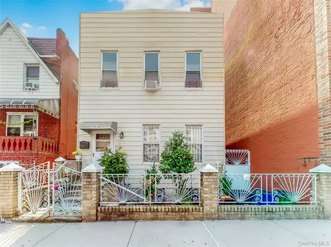 31-71 32 St, Astoria, NY 11106