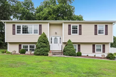 4 Babcock Ct, Stony Point, NY 10980