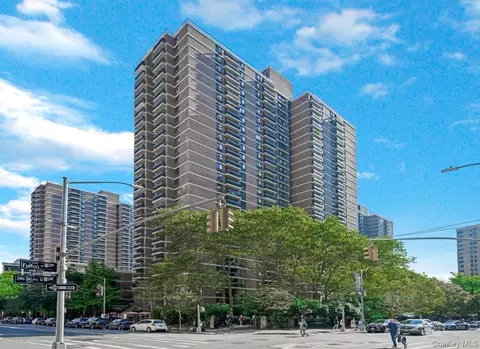 77 Fulton St #19C, New York, NY 10038