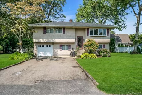 174 Division Ave, Blue Point, NY 11715