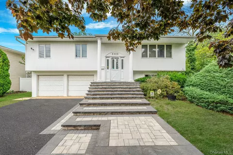 2922 Bond Dr, Merrick, NY 11566