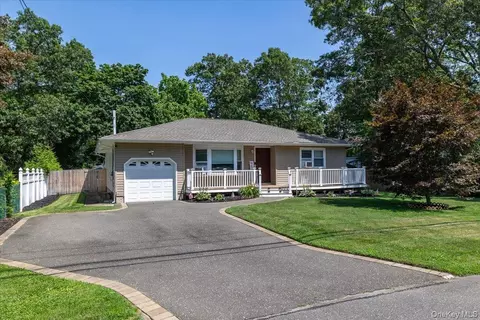 355 Avenue A, Lake Ronkonkoma, NY 11779