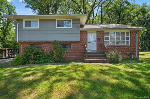 36 Mallory Rd, Ramapo, NY 10977