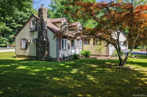 10 Old Dominion Rd, Blooming Grove, NY 10914