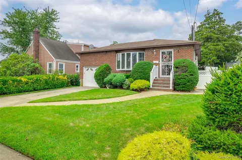 2120 Beech St, Wantagh, NY 11793