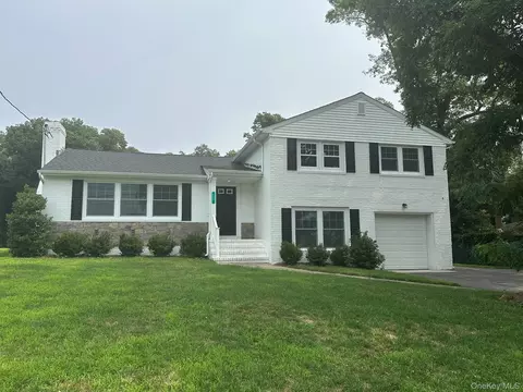121 W Main St, Kings Park, NY 11754