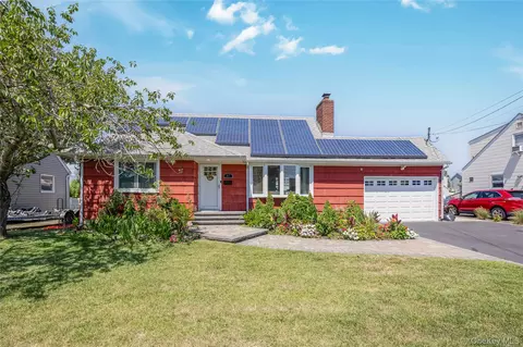 37 New Point Pl, Amityville, NY 11701