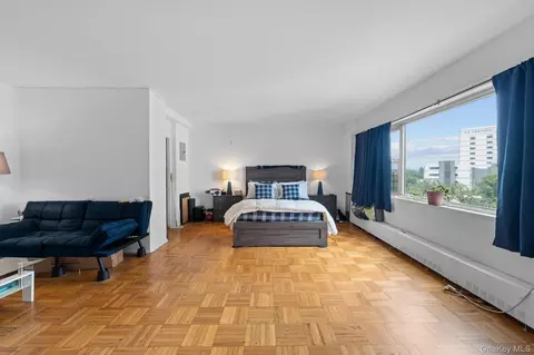 4 Fordham Hill Oval #9E, New York, NY 10468