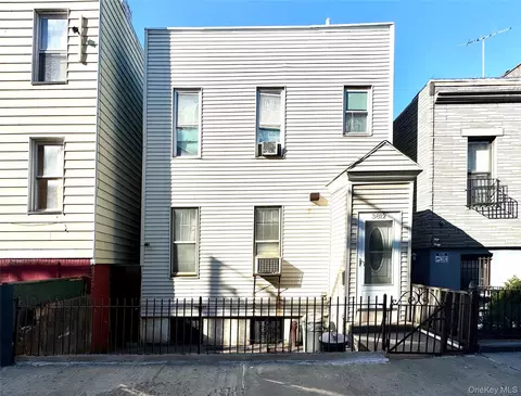 38-12 31st St, New York, NY 11101