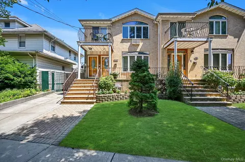 22-07 Parsons Blvd, Whitestone, NY 11357