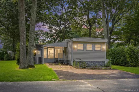 703 Fresh Pond Rd, Calverton, NY 11933