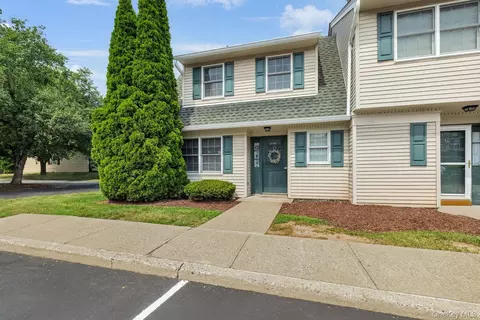 13 Summer Set Dr, Montgomery, NY 12549