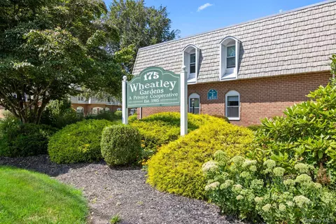 175 Main Ave #136, Wheatley Heights, NY 11798