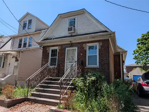 77-10 162nd St, New York, NY 11366