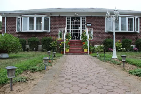 22211 100th Rd, New York, NY 11429