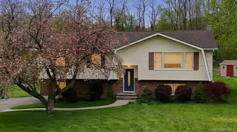 94 Booth Rd, Chester, NY 10918