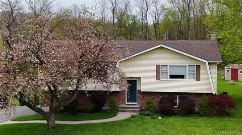 94 Booth Rd, Chester, NY 10918