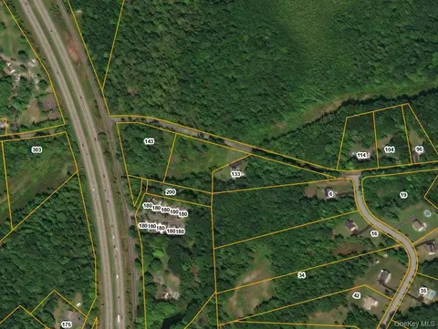 143 Shawangunk Rd, Wallkill, NY 10940